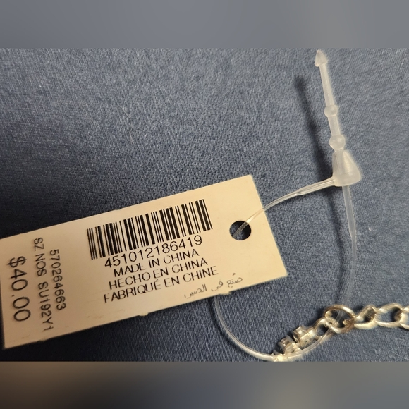 WHITE HOUSE BLACK MARKET NECKLACE - Picture 2 of 6